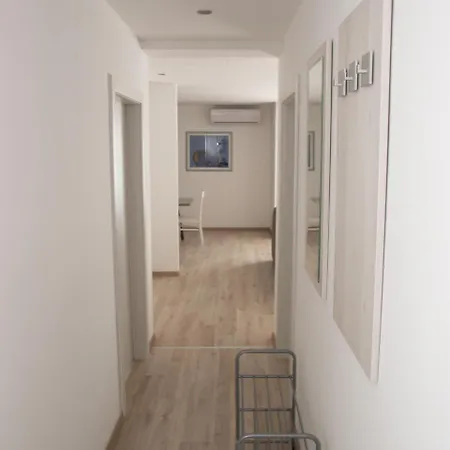 Luka Apartman