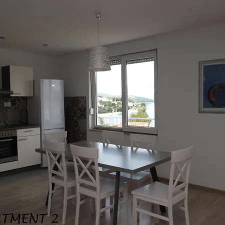 Luka Apartman